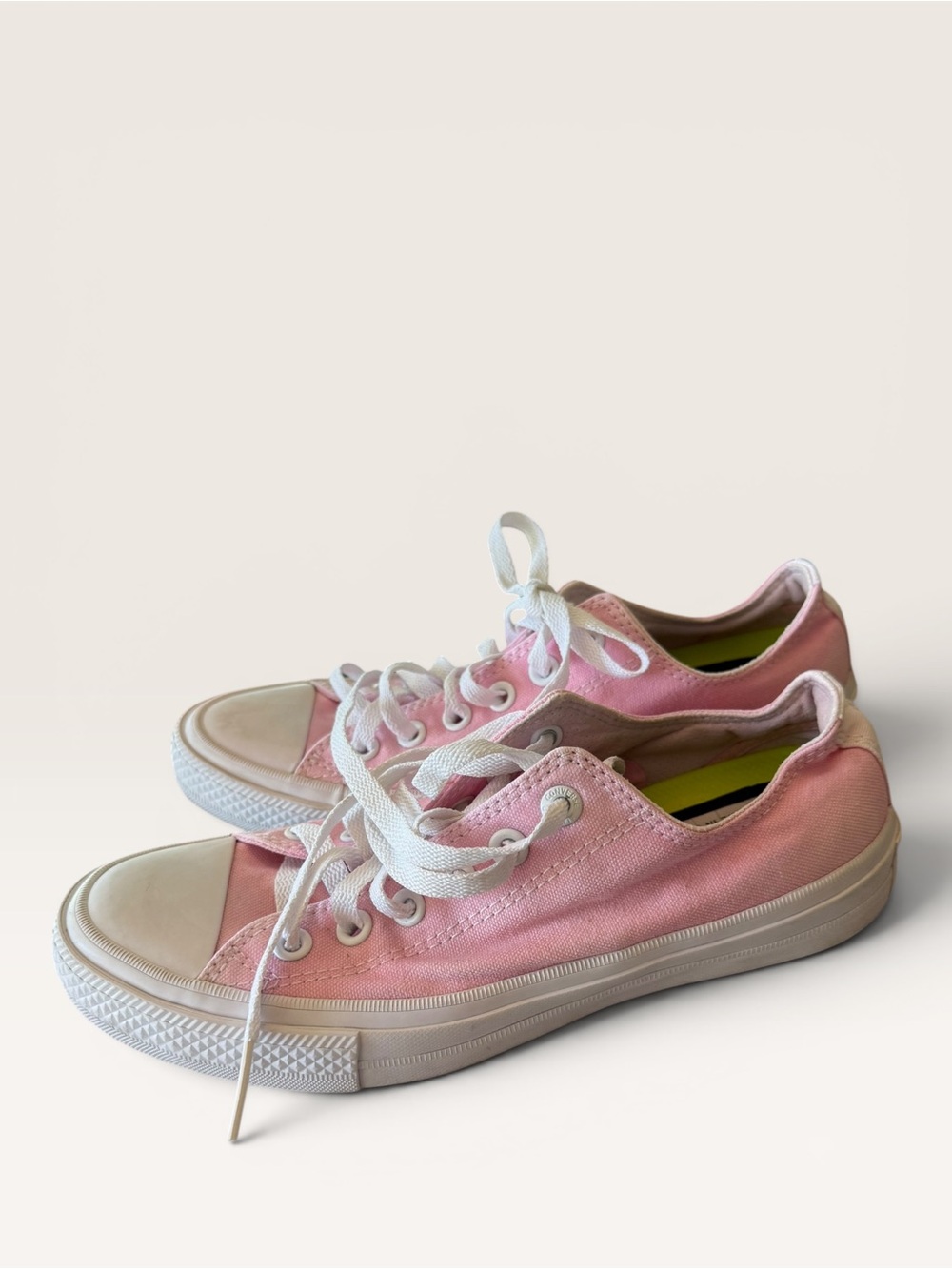 Converse All Stars Low-Top Pink Canvas Sneakers with White Soles Women's 8